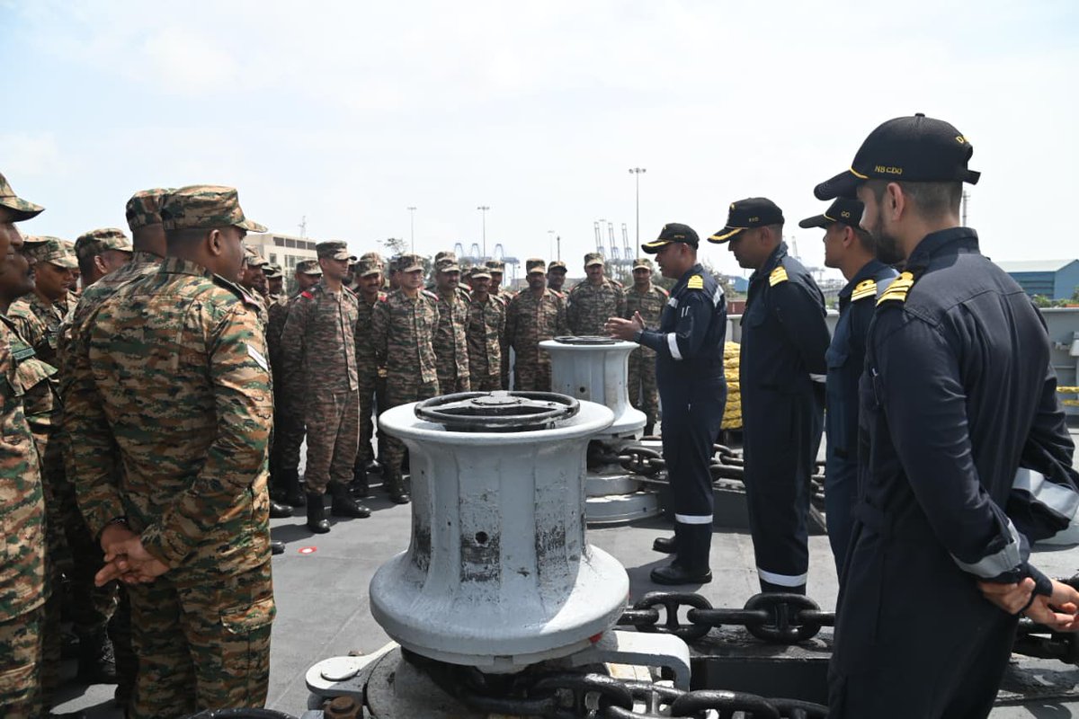 IN_WesternFleet's tweet photo. #Jointmanship
During deployment of @IN_WesternFleet at #Porbandar and #MundraPort, RAdm Rahul Vilas Gokhale, NM #FOCWF visited 75 (I) INF Brigade. Visit onboard #SwordArm by #IndianArmy was organised
for greater #Synergy through understanding of capabilities and #NavalOperations
@adgpi
@indiannavy
@IN_WNC
@DefPROMumbai