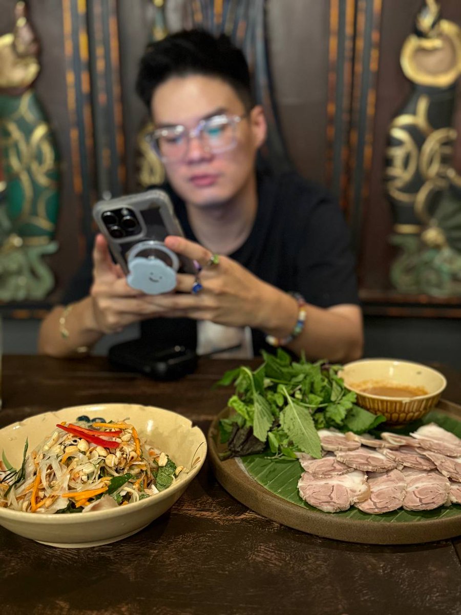 MaeveKnows tweet media