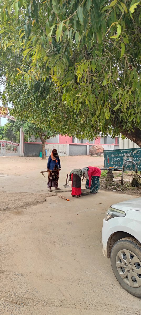 mohanpurgp1963's tweet photo. Mohanpur game jaher sthal tatha  rastani saf safai 

#harghartiranga
#Hargharswacchta
@SBMTALOD
@TPTalod
@sabarkanthadp
@DrdaSabarkantha https://t.co/RIsz2zwk8R