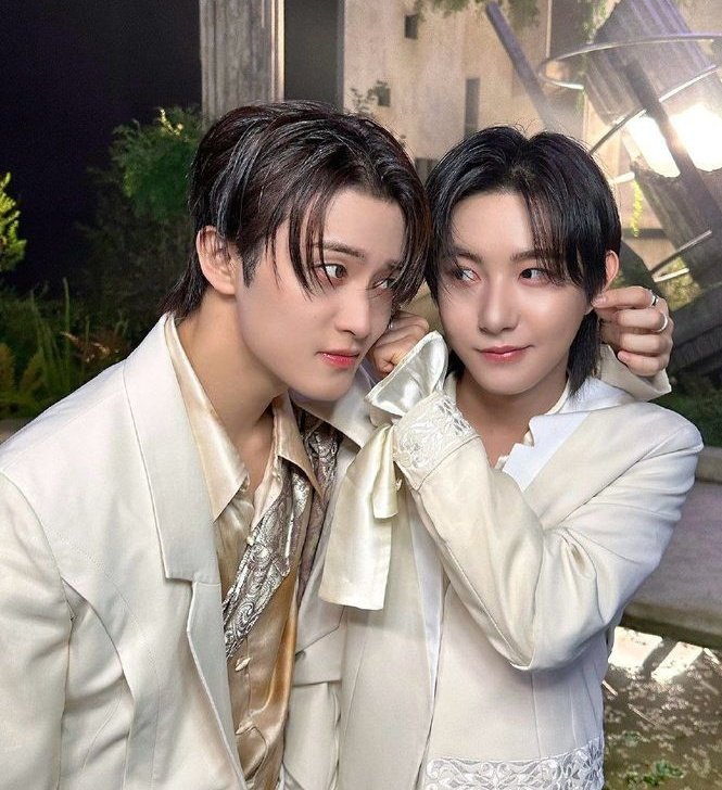 fenjvn's tweet image. Happy birthday to Mark &amp;amp; Jaemin RPs! 🎂
Sorry for the late wish, but better late than never 💛
Wishing you both more shining moments, success, and cute memories ahead.
Mark, keep being the charming leader.
Jaemin, keep being our mood booster.
Love you both sm! 💛✨