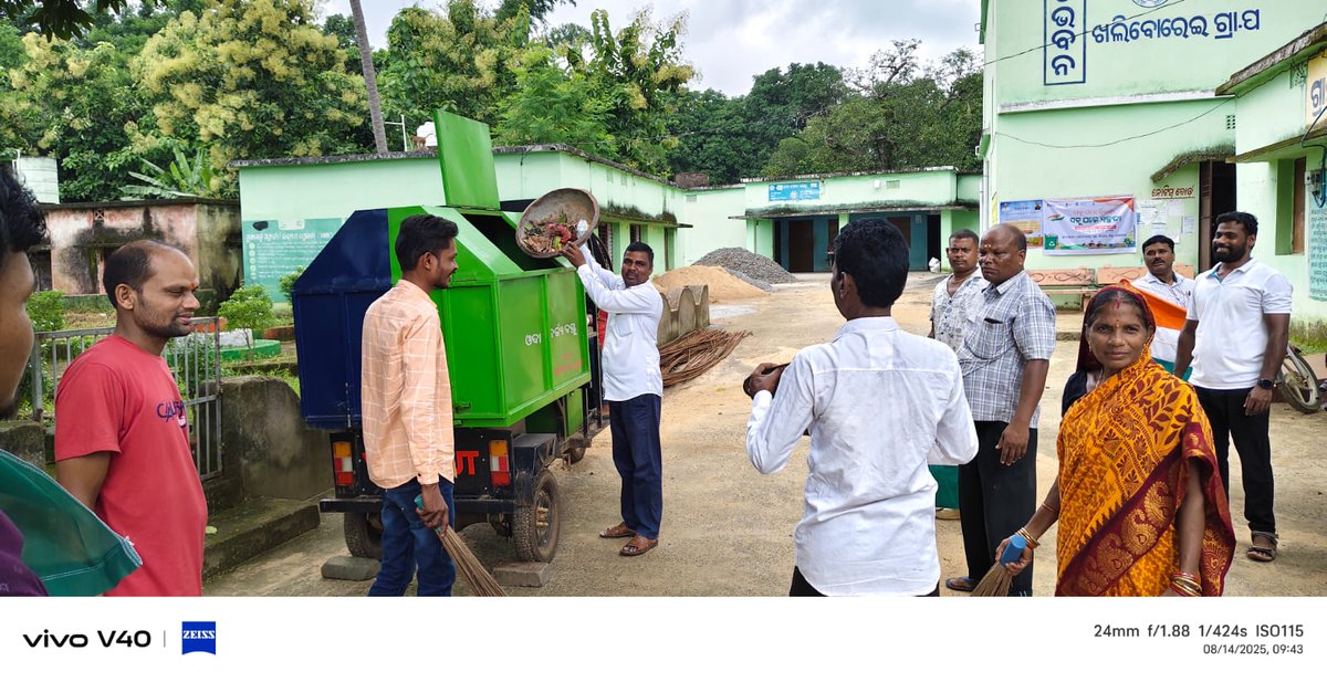 Swachhata Sapath, Sanitation Cleaniliness Drive  conducted at different Blocks &amp; GPs of Dhenkanal District as a  part of Har Ghar Tiranga Initiative. #HarGharTiranga #HarGharSwachhata #HGT2025
<a href="/CMO_Odisha/">CMO Odisha</a>
<a href="/PRDeptOdisha/">Panchayati Raj and Drinking Water Department</a>
<a href="/districtadmndkl/">District Dhenkanal</a>
<a href="/swachhbharat/">Swachh Bharat Mission - Grameen</a>
<a href="/jaljeevan_/">Jal Jeevan Mission I #6YearsOfJalJeevanMission</a>
<a href="/MoJSDDWS/">Department of Drinking Water & Sanitation (#DDWS)</a>