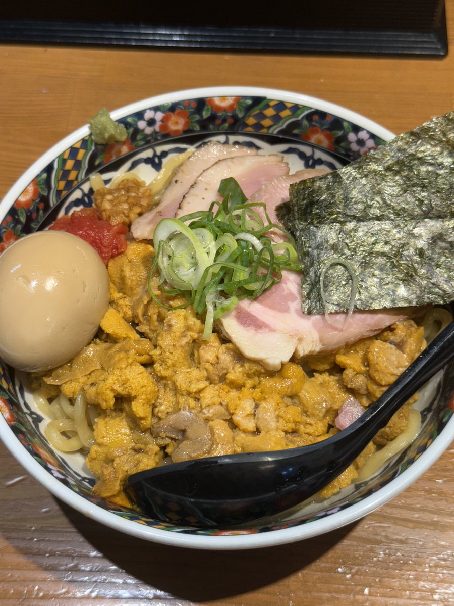 kemari34's tweet photo. 亀戸煮干中華蕎麦つきひ
特製たっぷり雲丹の混ぜそば

神の所業 https://t.co/Xdrutawj8Z