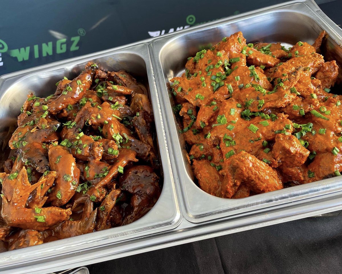PlaneWingz's tweet photo. @meloadebanks_ That’s not weed. You just forgot to eat. With us, you can first eat and then get high 🤗

#CannabisInfusedChickenWingz https://t.co/E3qui6krEZ
