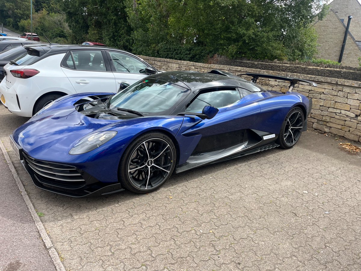 Spot of the day. New electric Aston 

(And a bright yellow E reg quantum.   But haven’t got a photo of that yet)