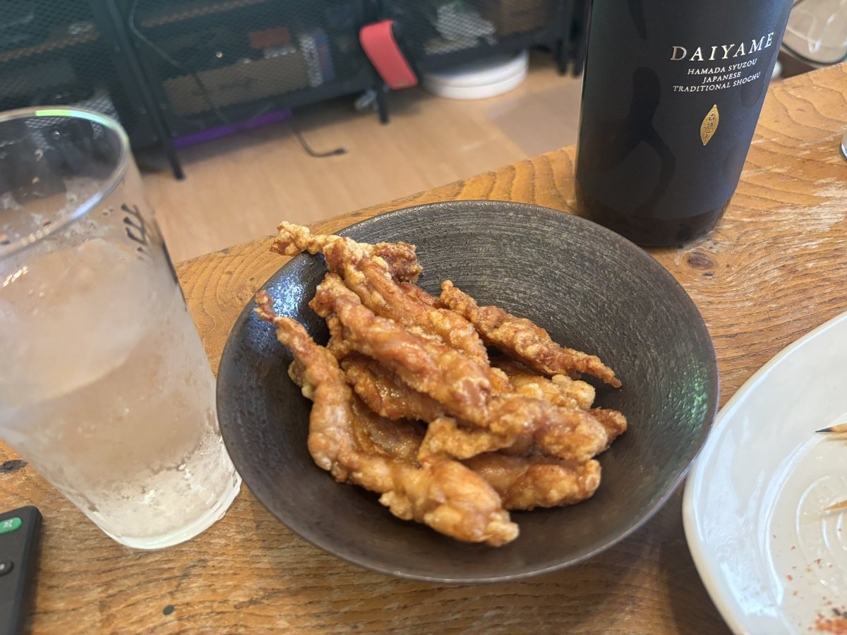 risa_crossdress's tweet photo. 【実績解除】
裸エプロン着て料理しながら宅飲みデート

作ったのはセセリの竜田揚げとゴーヤチャンプル！次はもっと時間掛けて色々作りたい🙋‍♀️ https://t.co/74NXPgJlqS