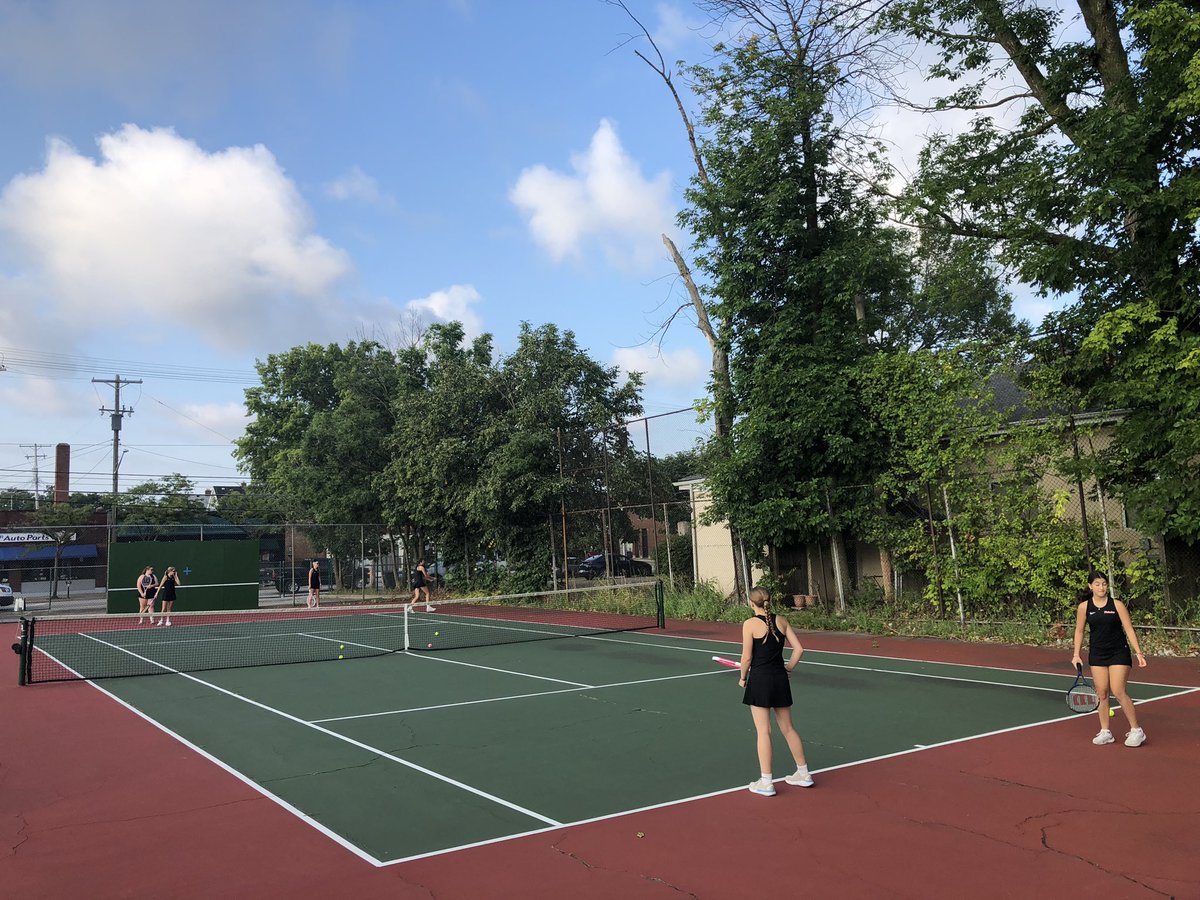 On court warming up!