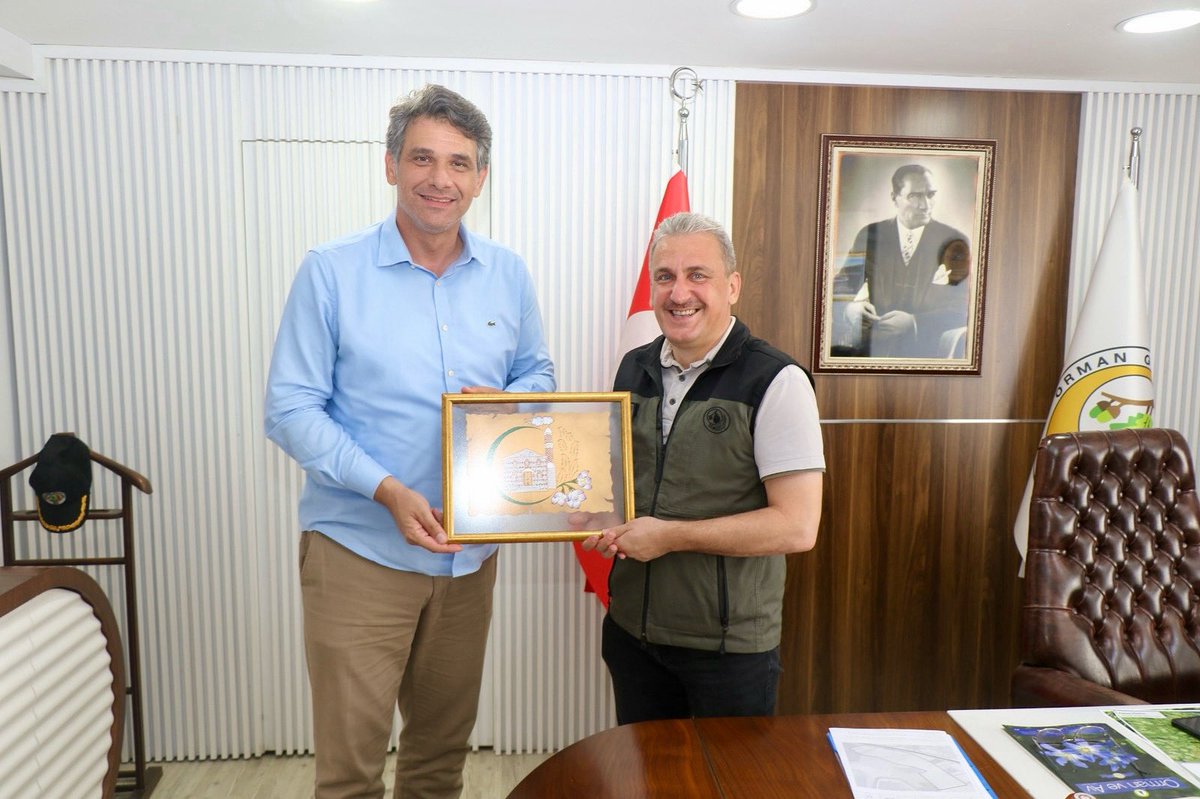 Kartepe’den Yeşil Vatana Destek 🌿

Kartepe Belediye Başkanı Muhammet Mustafa Kocaman, Sakarya Orman Bölge Müdürümüz Metin Topçu’yu ziyaret ederek orman yangınlarıyla mücadele çalışmalarında gösterilen özveri için teşekkürlerini iletti.

Görüşmede, son dönemde ülkemizin farklı