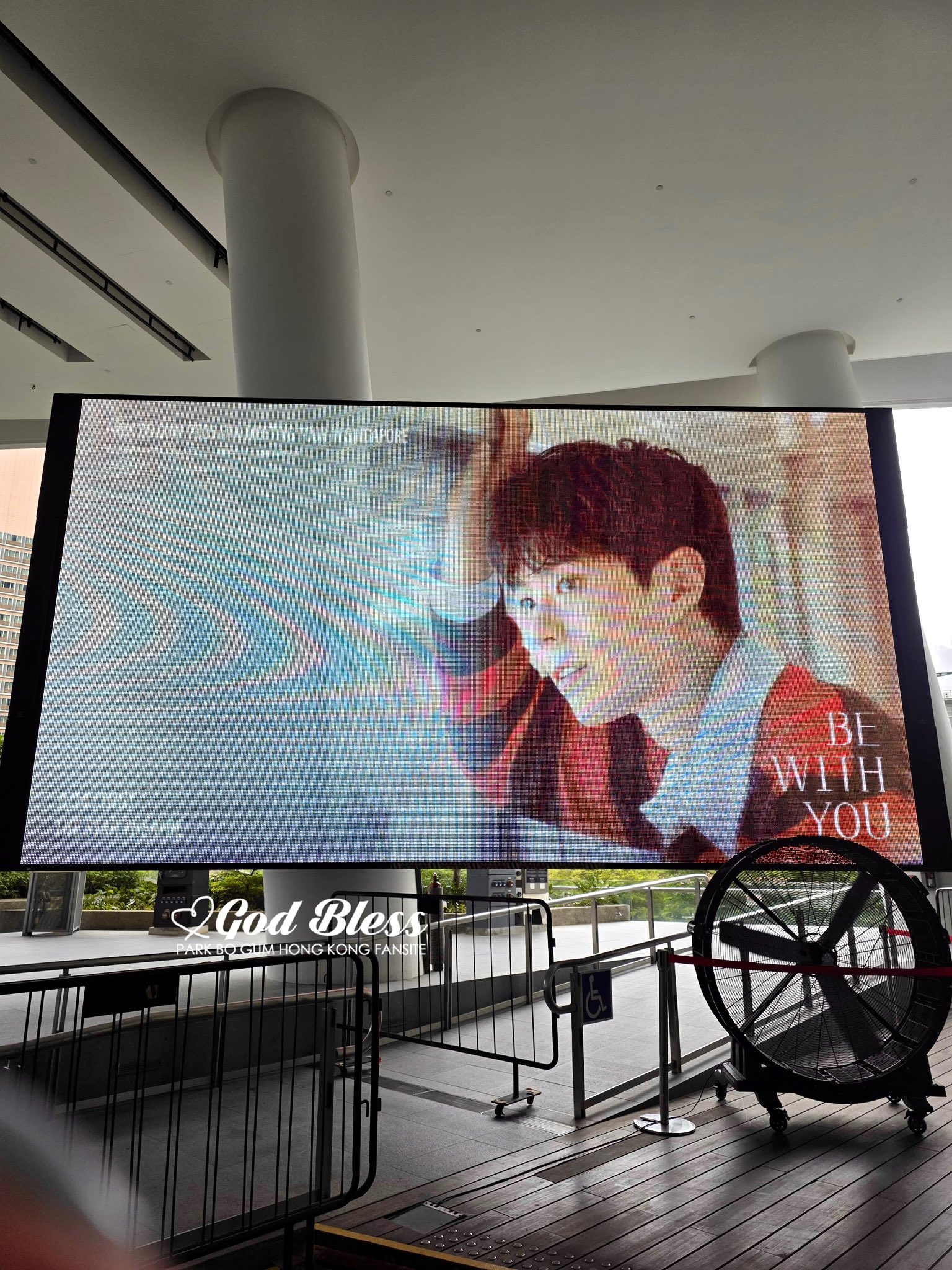 Ｐａｒｋ　Ｂｏ　Ｇｕｍ　Ｆａｎｍｅｅｔｉｎｇ　ｉｎ　Ｊａｐａｎ　＜Ｃｈｒｉｓｔｍａｓ　ｅｖｅ＞　２０１７．１２．２４　通常盤 [DVD] mxn26g8 61s6x63IGgL._AC_SY200_QL15_.jpg