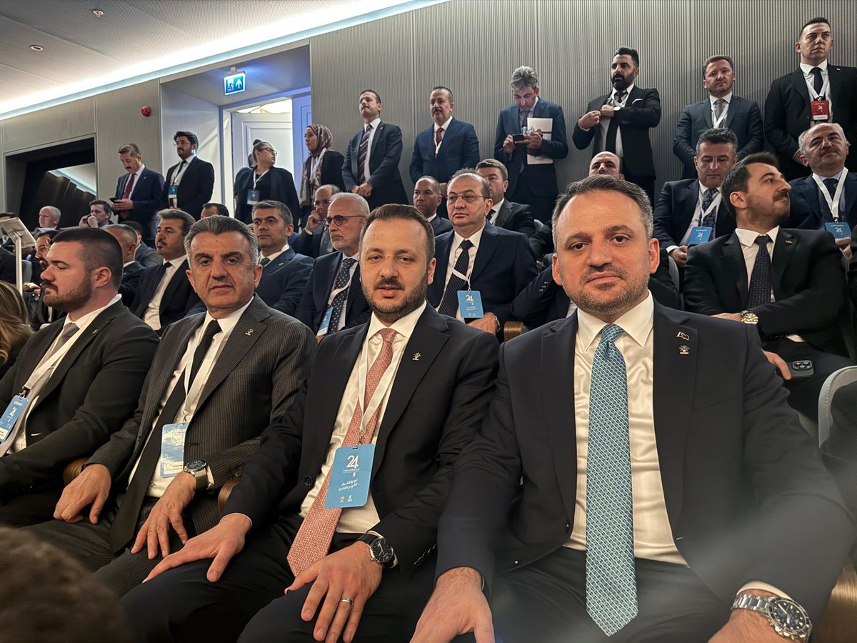 Mehmet İlhami GÜNBEGİ (@milhamigunbegi) on Twitter photo AK Parti'mizin hikayesi, milletimizin aşk hikayesidir...
📍AK Parti 24. Kuruluş Yıl Dönümü Programı
Cumhurbaşkanımız ve Genel Başkanımız Sayın Recep Tayyip Erdoğan'ın teşrifleriyle yapılan partimizin 24. Kuruluş Yıl Dönümü Programı'ndayız.
#24YılınHikayesi
<a href="/RTErdogan/">Recep Tayyip Erdoğan</a> <a href="/Akparti/">AK Parti</a> AK Parti'mizin hikayesi, milletimizin aşk hikayesidir...
📍AK Parti 24. Kuruluş Yıl Dönümü Programı
Cumhurbaşkanımız ve Genel Başkanımız Sayın Recep Tayyip Erdoğan'ın teşrifleriyle yapılan partimizin 24. Kuruluş Yıl Dönümü Programı'ndayız.
#24YılınHikayesi
<a href="/RTErdogan/">Recep Tayyip Erdoğan</a> <a href="/Akparti/">AK Parti</a>
