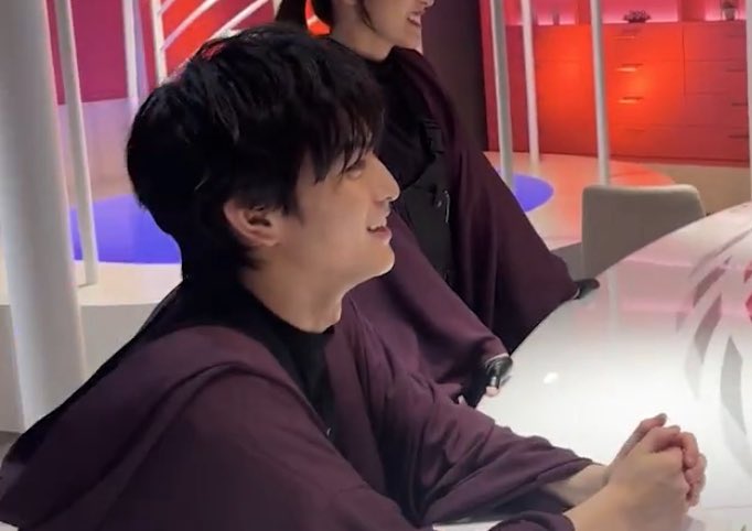 横顔だけでどんだけかっこいいの…🥺