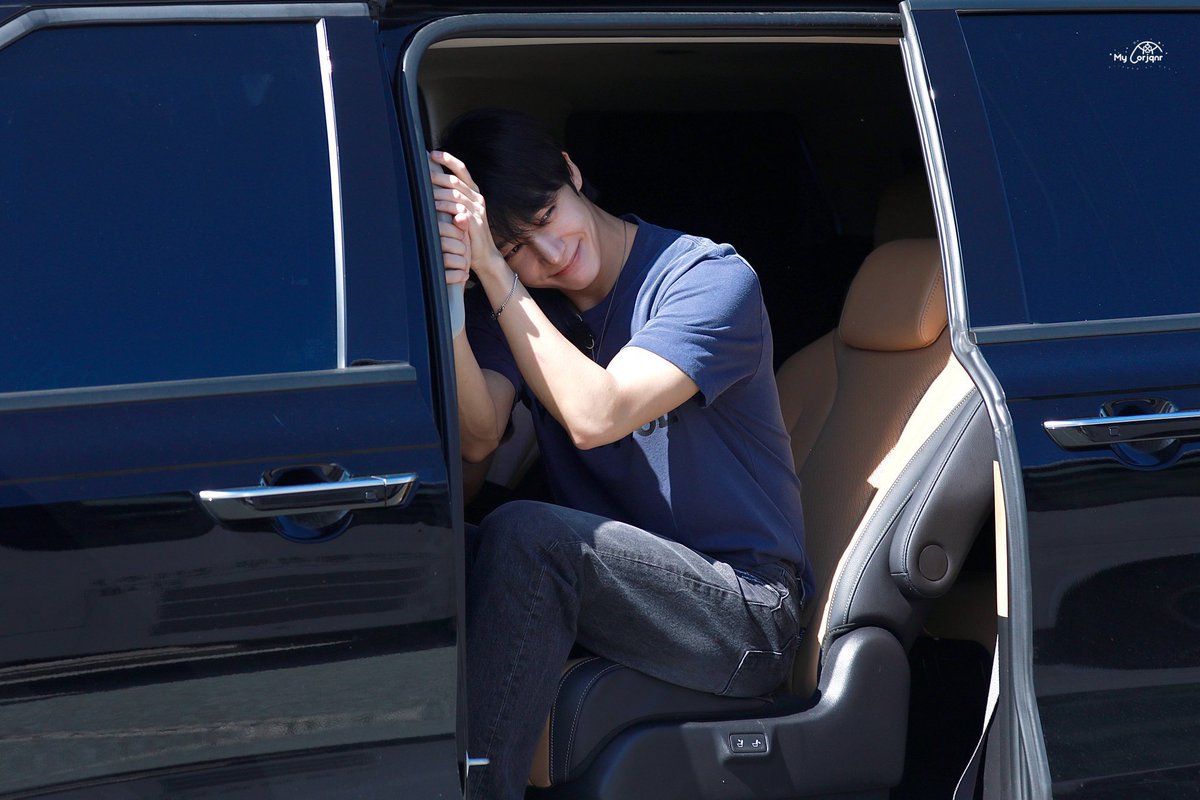 오빵이가 사르르웃어요..