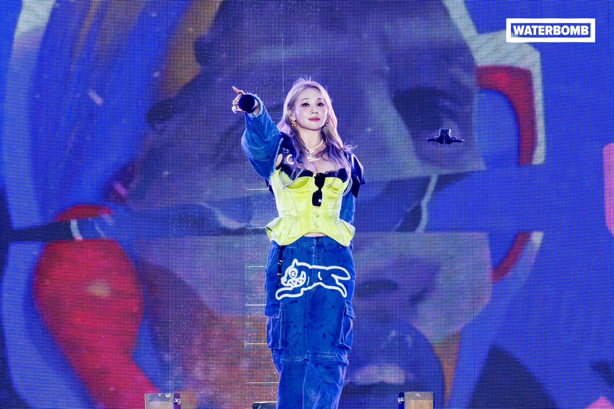 waterbomb_seoul's tweet photo. 부산을 흔든 레전드 무대, 투애니원👑🔥
무대 위, 그 누구도 따라올 수 없는 라이브‼️
싱가포르 &amp; 발리에서 또 터트린다🌊

#2NE1 #WATERBOMB #WATERBOMB2025 #WATERBOMBBUSAN #투애니원 #워터밤 #워터밤2025 #워터밤부산 https://t.co/I6GXqQNJY5