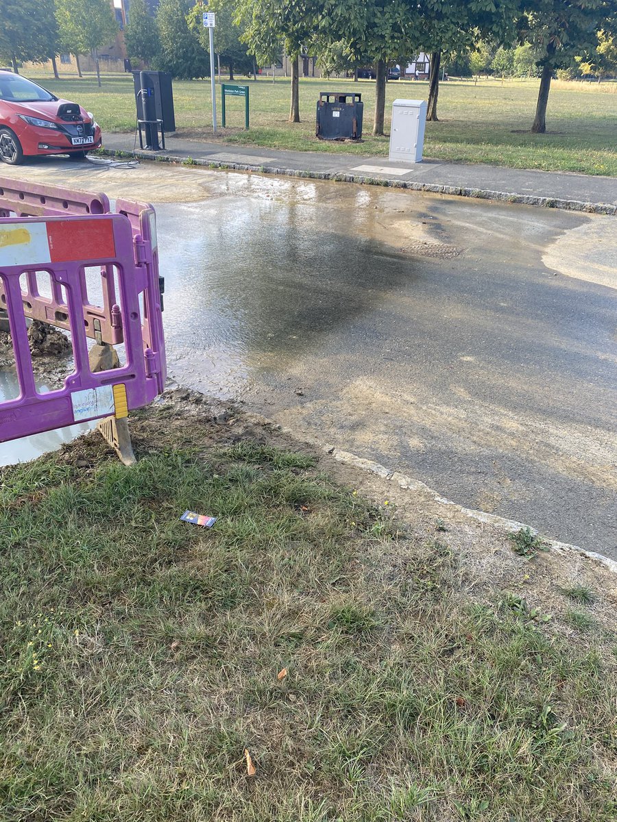 BeccyHerbert's tweet photo. @Feargal_Sharkey this is the state of a week-long water leak near #Ouzelvalley in #MiltonKeynes. 
@AnglianWater #loveeverydrop have visited at least twice, but the water is still flowing. Water shortage? Love every drop? The road is now muddy as well as wet 🙄 https://t.co/3EGPz4b7Xo