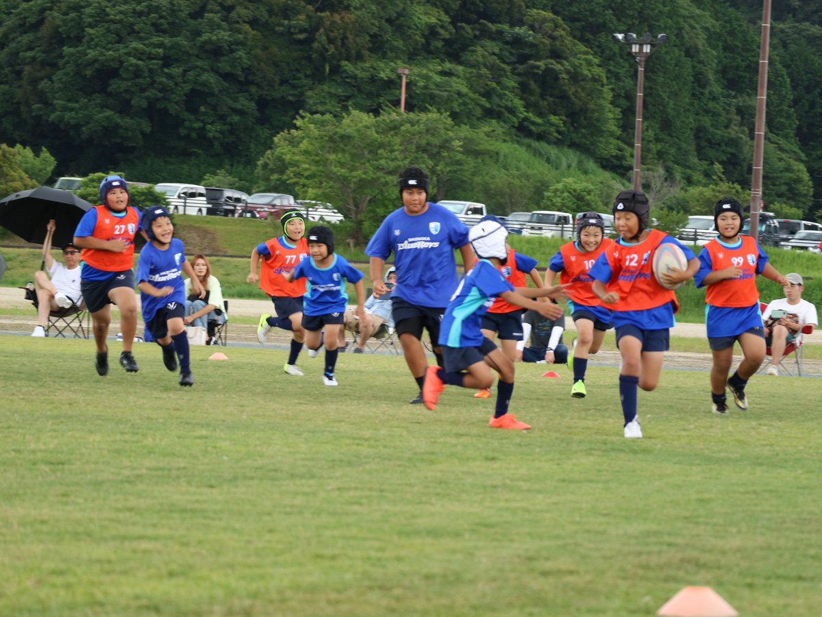 sbr_rugbyschool's tweet photo. 【小3〜小6📸】
小学3年生からコンタクトにチャレンジ👏
出来ることが増えて更にラグビーが楽しくなる👍
一人一人の個性を大切に、お友達と協力して楽しく活動✨
#静岡ブルーレヴズ #静岡ブルーレヴズラグビースクール #ラグビースクール #静岡 #ラグビー #shizuoka #rugby #bluerevs #rugbyschool https://t.co/lcCauZMu1e