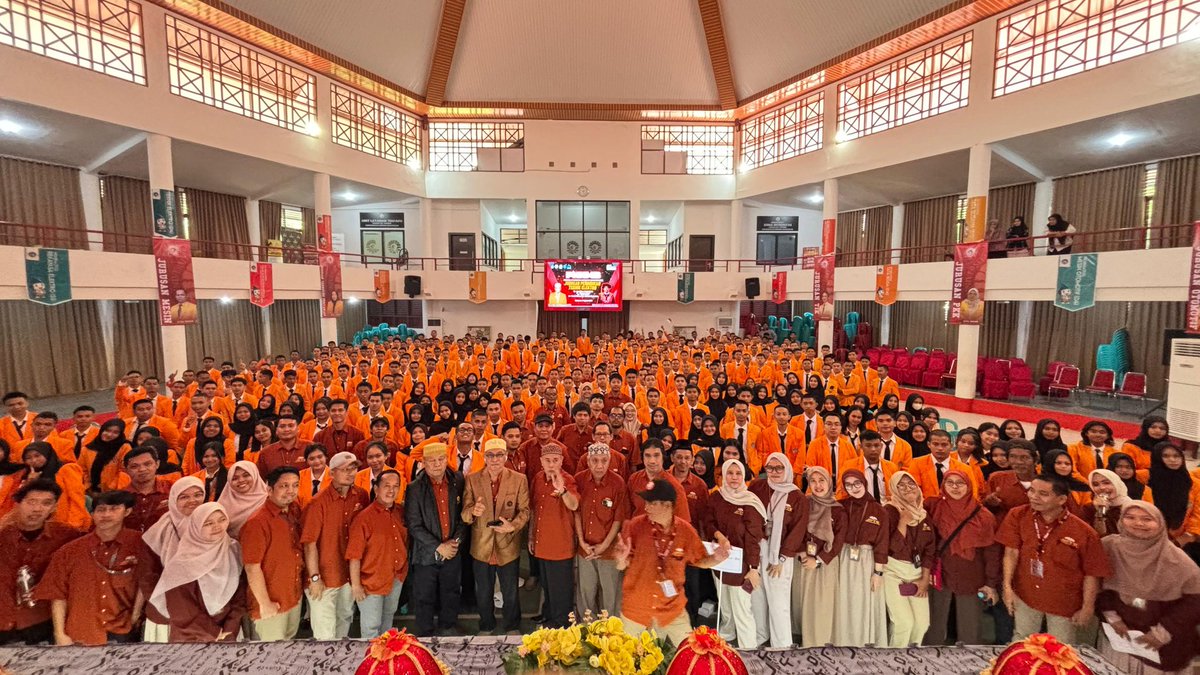 JPTEUNM's tweet photo. PKKMB Jurusan Pendidikan Teknik Elektro 2025.

Selamat datang pejuang Arus dan Cahaya masa depan, Bersama Jurusan Pendidikan Teknik Elektro, kita belajar menaklukkan hambatan, membangun masa depan, dan menyalakan Indonesia.

#menyalatanpabatas #JPTEUNM #UNM https://t.co/7DBtIyORpI