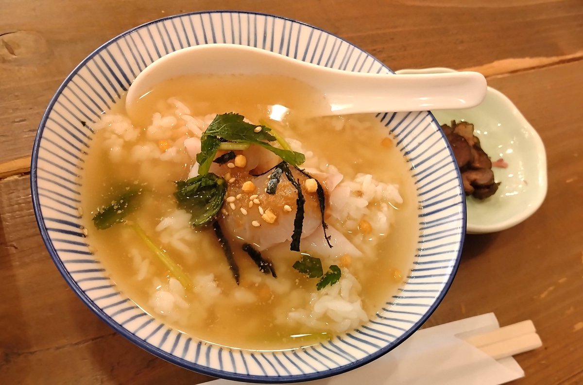 #ごぜんさま木曜日
今日もありがとうございました！
こどもDJのしゅうや🦉、けいとくん🐇、なおき🦒(2回目！)、楽しくお喋りしてくれてありがとう♡

写真は狛江駅前のｶﾐﾝｸﾞｽｰﾝ☕とランチの鯛茶漬けです。

来週も朝8時から生放送！
コマラジ聴いてね。
無料アプリRadimoからも聴取可能📻️💮