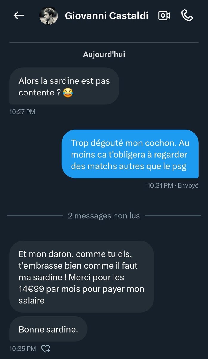 Nizzague (@nizzague) on Twitter photo On est d'accord que ce DM qui aurait été envoyé par Castaldi hier soir est un fake ?
Il n'apparaît plus sur le compte qui l'a publié initialement et les propos, le ton et le fond sont tellement caricaturaux que je n'imagine même pas qu'il puisse les sortir. 
Sinon, faute pro. On est d'accord que ce DM qui aurait été envoyé par Castaldi hier soir est un fake ?
Il n'apparaît plus sur le compte qui l'a publié initialement et les propos, le ton et le fond sont tellement caricaturaux que je n'imagine même pas qu'il puisse les sortir. 
Sinon, faute pro.
