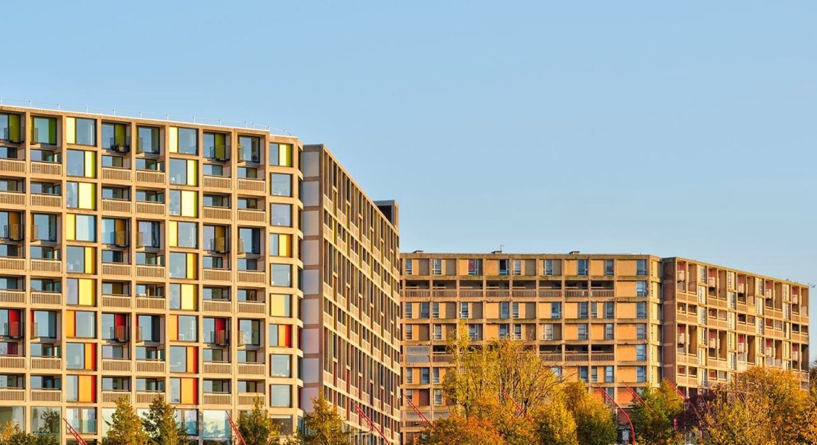 colloco_sheff's tweet image. Last remaining #commercial unit @ Park Hill:
- to buy only
- 1,527 sq ft
- basic fit out (ready for buyer to bespoke)
- residents, students, businesses = great community
Why not become part of it?
See: ow.ly/UXK950WwB3J
#ToBuy #Sheffield #ParkHill