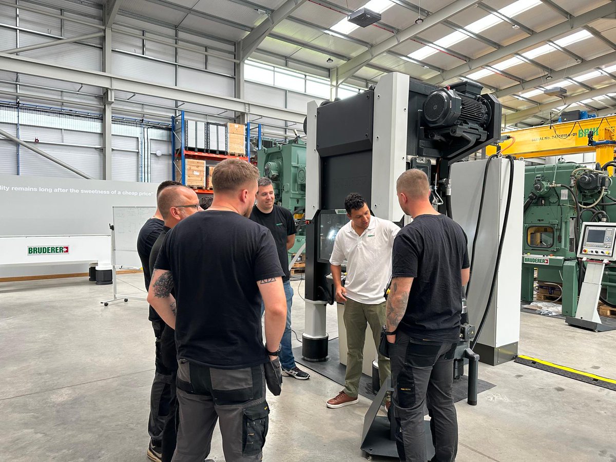 Investing in people = investing in the future.
This week, our team at Bruderer UK is receiving hands-on training from our Swiss colleagues—keeping us sharp and future-ready.
We’ve also welcomed new talent, dropping our engineering team’s average age from 58 to 36!
#ukmfg