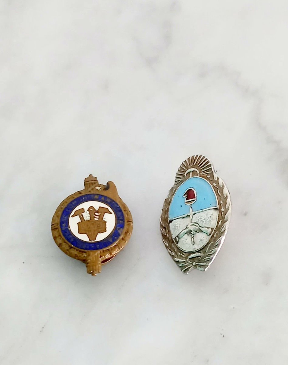 ValRubylane's tweet image. 2 Masonic jacket pins one from 1940s WWII &amp;amp; one from Universal Masonry 1950 Freemasonry

rubylane.com/item/2239412-6…

On sale now!!!
Come visit us!
Free shipping worldwide
Valandiashop @rubylane
#masonicpin #freemasonry #masonrypin #masonic #masonry #pin
