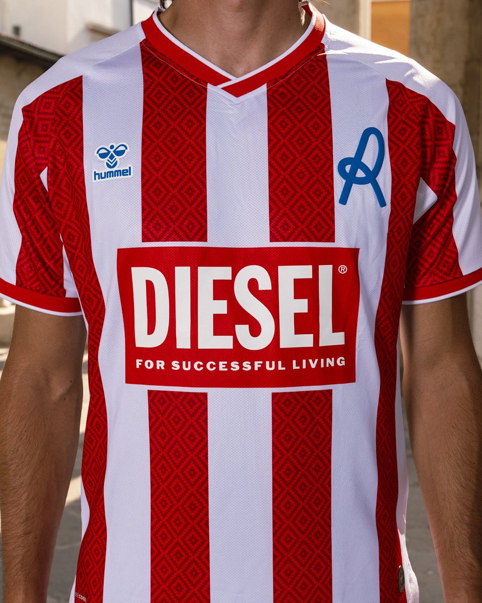 LRVicenza's tweet photo. Presentate le maglie maglie home per la stagione 2025/2026 hummel 

https://t.co/W13Y1Aacsp

#ForzaLane #ForzaVicenza https://t.co/1qdEydlrPN