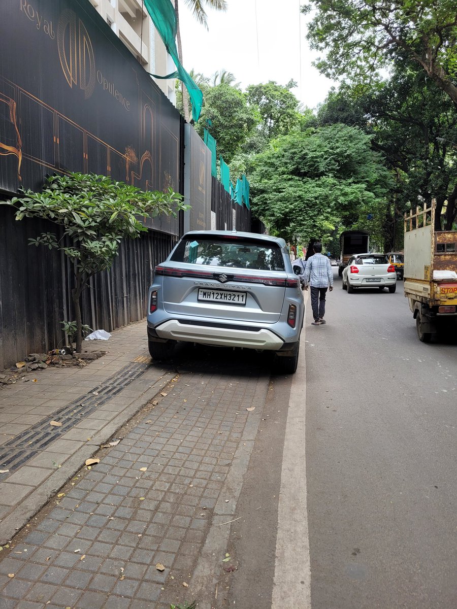 Car no MH 12 XH 3211 parked on footpath on prabhat road, opp buldhana urban
<a href="/PuneCityTraffic/">पुणे शहर वाहतूक पोलीस</a> please take necessary action