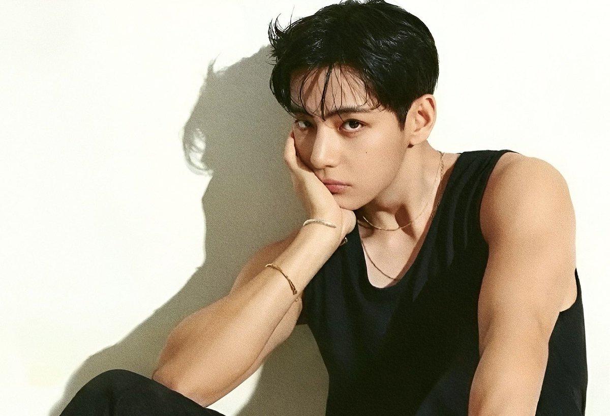 ياحظنا بوجوده وجماله والله