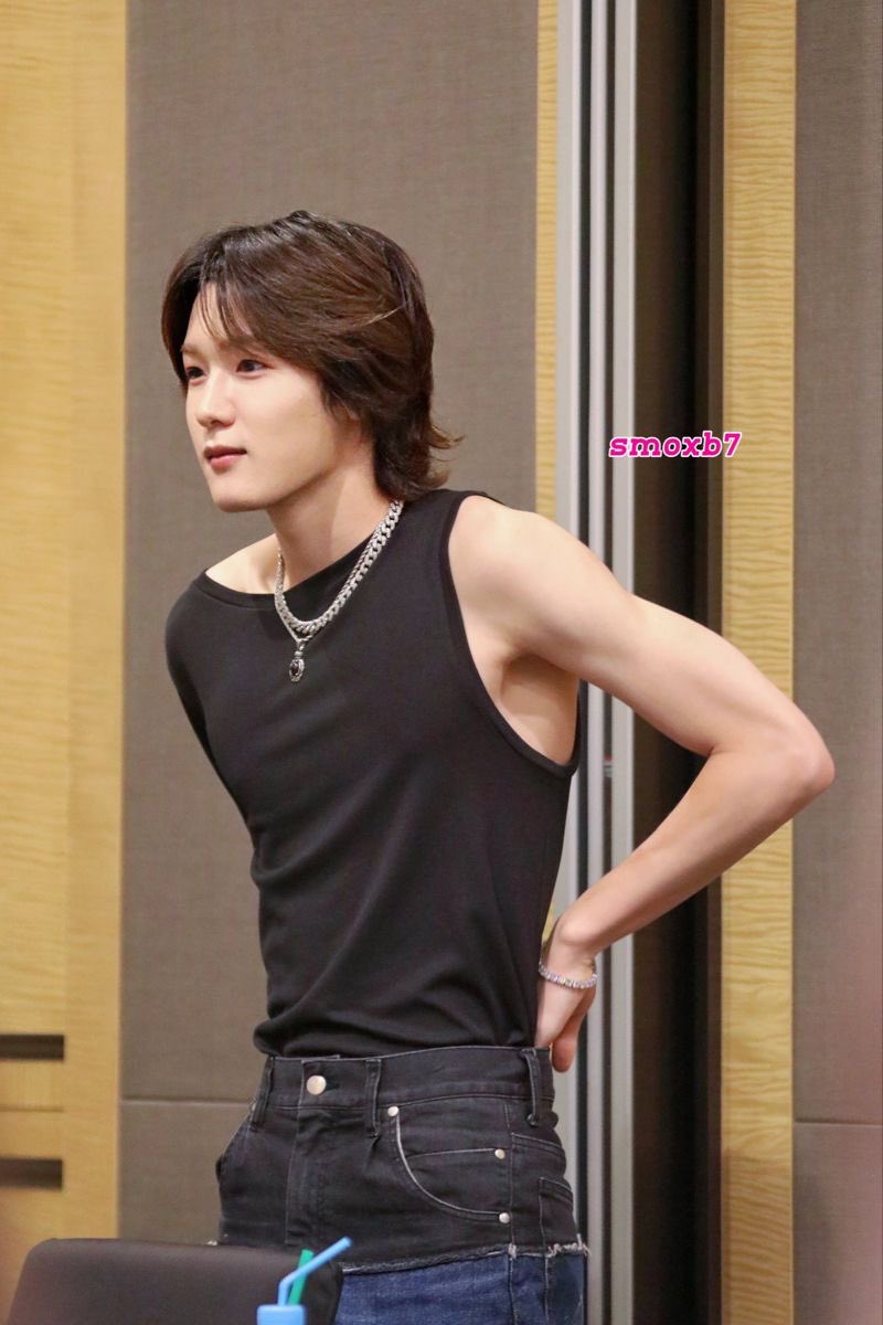 킁. 킁 tweet media