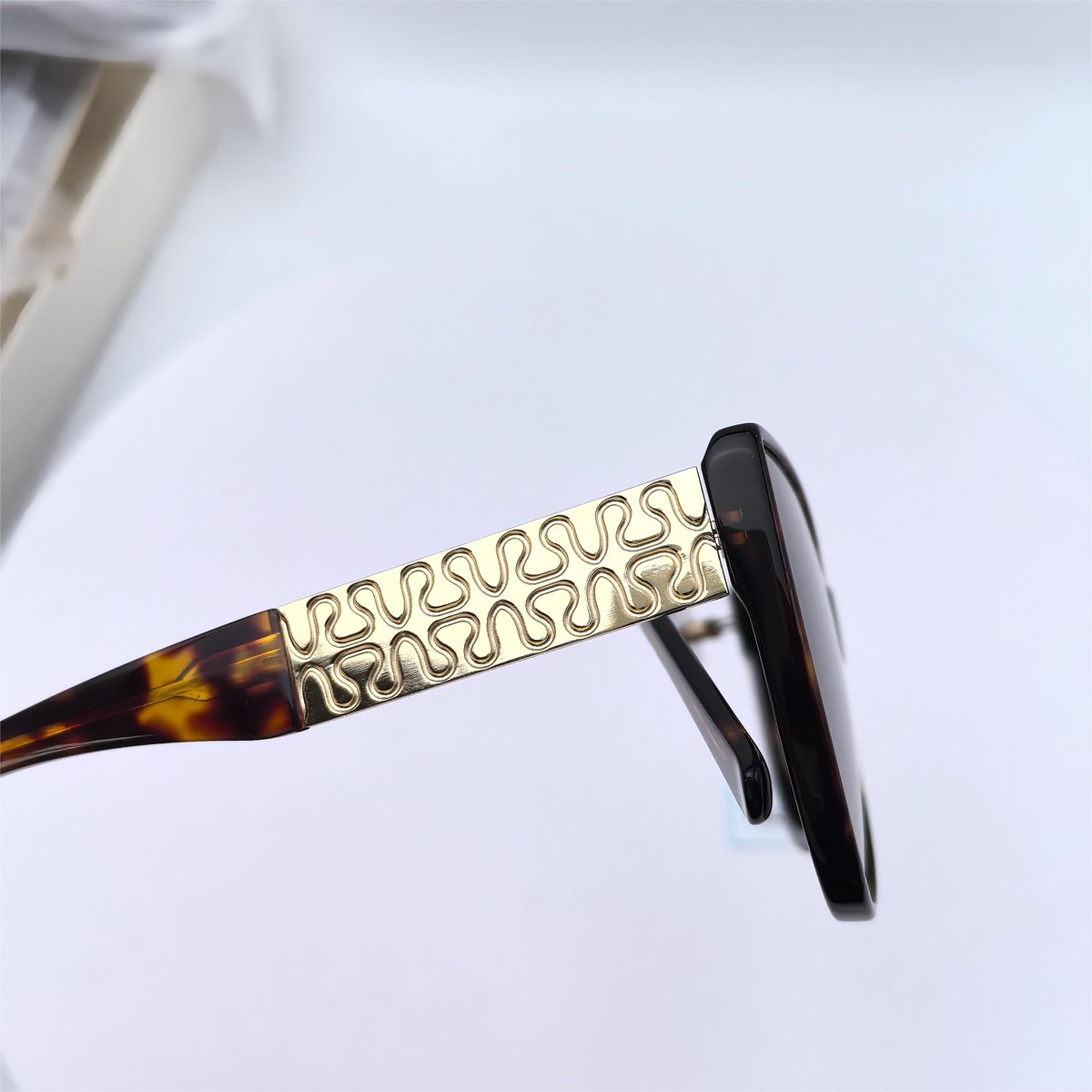 CrystalOptical's tweet photo. What's app:  008617768667106
Code:134

#sunglasses #sunglasseslover #sunglassesmarket #sunglassesfashion #sunglasseswholesalemarket https://t.co/Jns6Kr9qMy