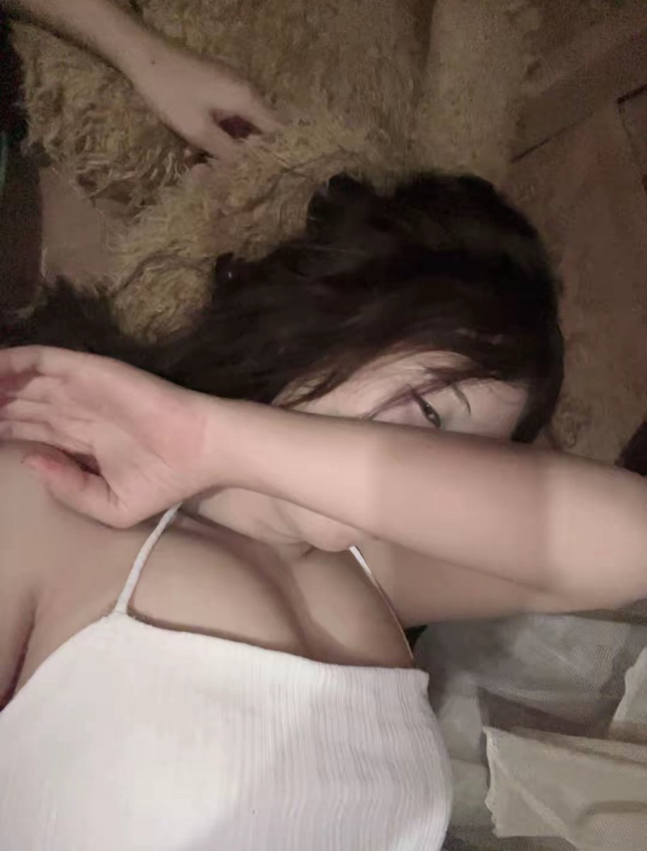 tinakittyl's tweet image. ｉｎｔｒｏ ──★ ˙ ̟🇸🇬 !!

 hello! i'm tina  ₊˚⊹ ᰔ
❤︎ 18 
❤︎ she/her
❤︎ likes: kpop, games, books and anime!
❤︎ switch
❤︎ only here to goon and talk! 

₊ ⊹ follow &amp;amp; rt for moots ⊱  ۫ ׅ ✧

#nsfw #nsfwtwt #nsfwmoots #moots #intropost #knsfwtwt #singaporetwt