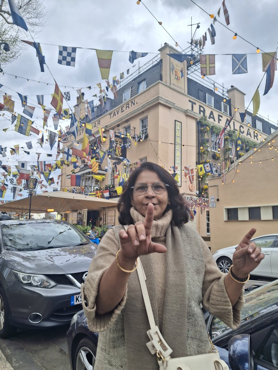 rupashreenanda's tweet photo. One afternoon, we packed in a vist to the #RoyalObservatory, the #TrafalgarTavern and a very long walk. Nature was in full bloom. The #RoyalObservatory is home to the #MeridianLine and the #GreenwichMeanTime (GMT)
It was a day well spent !
#Chevening #SAJP #Journalism https://t.co/9swmAh9svu