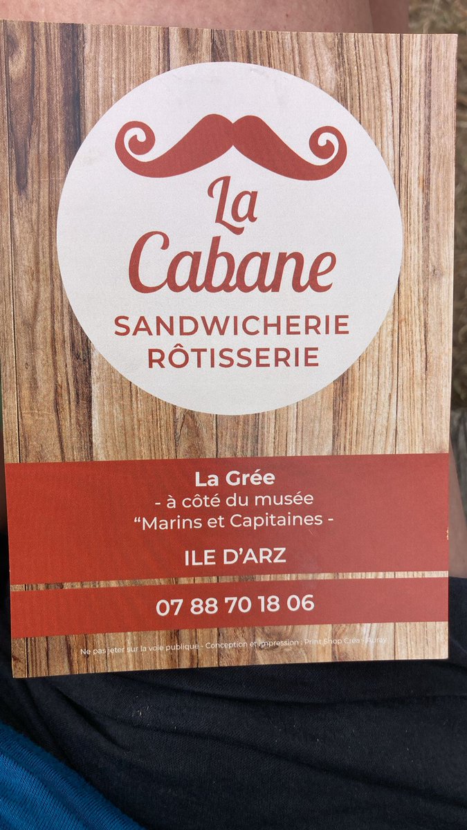 🏝️ Même sur l'île d’Arz (56), on peut manger du #BleuBlancCoeur !
N'hésitez pas à vous rendre à "LA CABANE", chez l'artisan rôtisseur-sandwicheur Benjamin Berthault, situé sur l'île. Il met à la carte du #porc Bleu-Blanc-Coeur 😋 !