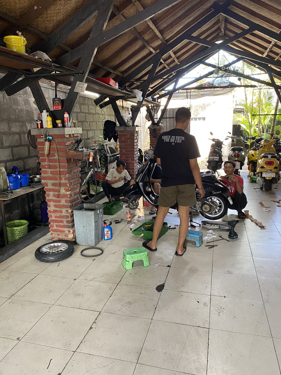 rollagain's tweet photo. @ifanadiriyanto @shitlicious wehh nggone kok iso podo yo 🫣🤫 https://t.co/rl7W48yJBf