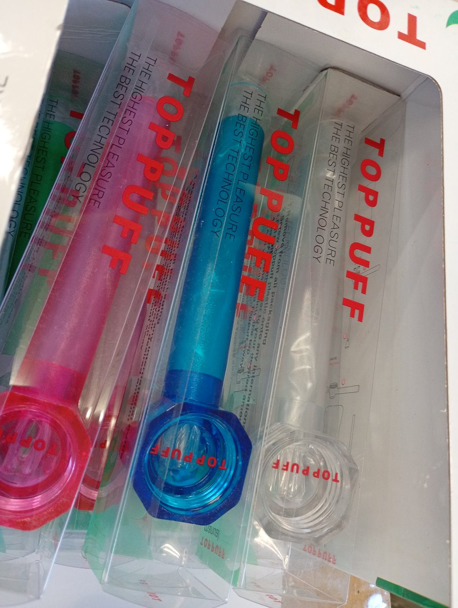 zounotamago1982's tweet photo. 【最新入荷情報】TOP PUFF
沢山入りました。
ペットボトルに取り付けるでボングになっちゃうすぐれもの。
#喫煙具 #タバコ #TOPPUFF https://t.co/2OiaoIpGaV