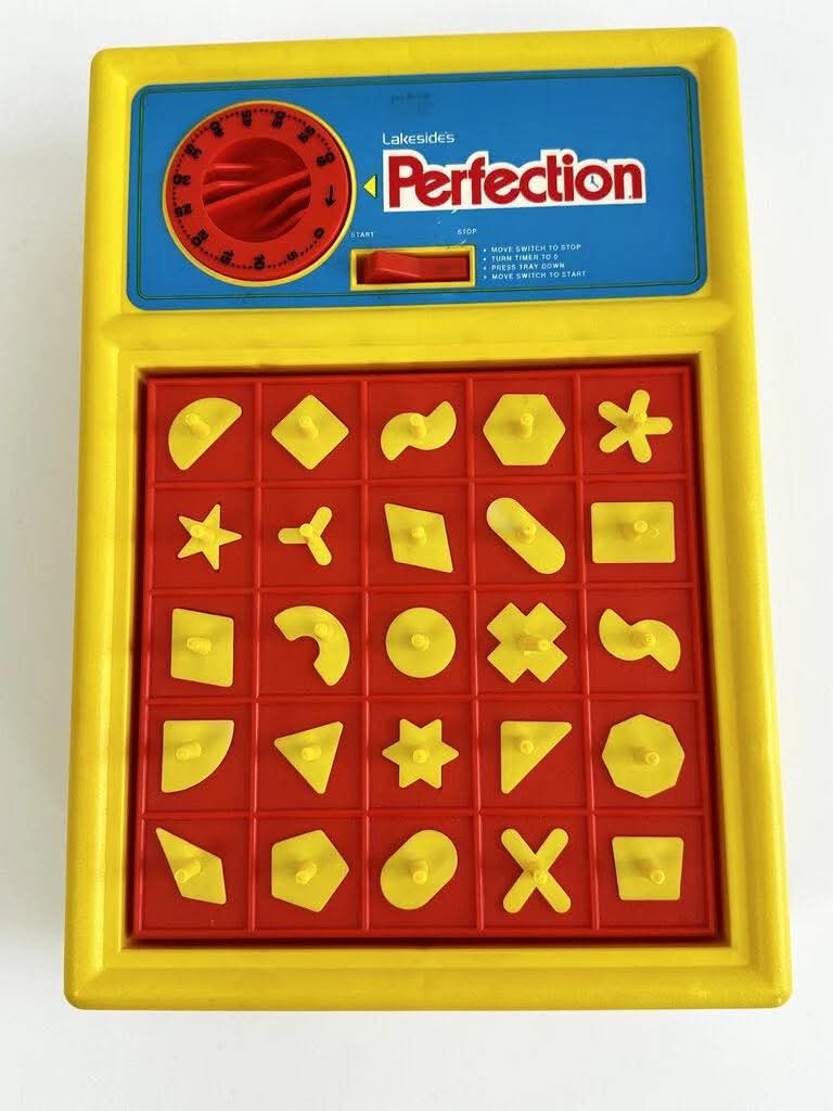 Clutter Connections tweet media