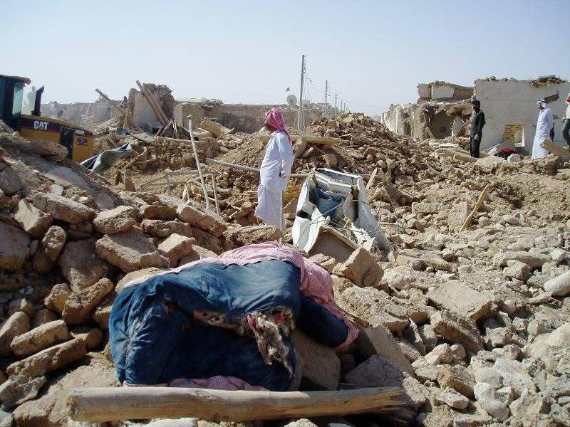 14 آب 2007… صباح تحوّل إلى جحيم.
أكبر تفجير لتنظيم القاعدة: 4 شاحنات TNT فجّرها في گرعزير وسيبا شيخدري، 312 شهيدًا، 800 جريحًا، وعشرات المفقودين… كلهم إيزيديون بسطاء.
وصلنا إلى مكان التفجير، فوجدنا الركام يحتضن الجثث،
القاتل تغيّر اسمه من القاعدة إلى داعش… لكن الحقد واحد،