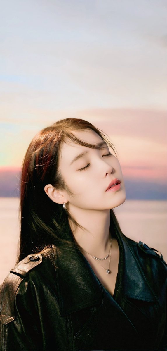 wyjc516's tweet image. 지은시
IU X J.ESTINA 
mobile wallpaper 
#아이유 #IU