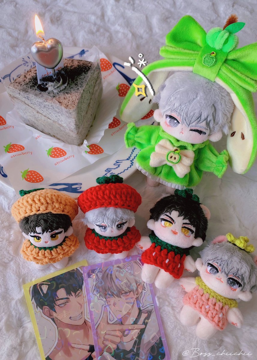 아기고양이 호피야 생일 축하해 ᰔᩚ
🥳🎂🎉💝

#지상_최강의_생일
#호삐_버스_데이
#나를_네_생일의_선물로_삼아_줘
#고양이_생일상_두둑히_가져왔겠지 
#딴생각하지_마_고양이_생일축하해