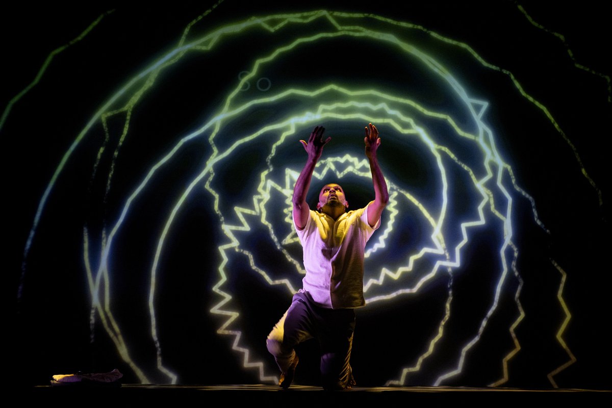 TheScotsman's tweet photo. Make sure this performance is in your Edinburgh Fringe must-see list – here’s all you need to know
#AD @TheatreAdInf #Theatre #WhatsOn #EdinburghFringe #Performance #Deaf #SignedPerformance #Edinburgh
https://t.co/moqXKF7J9o https://t.co/XiPc8gS131