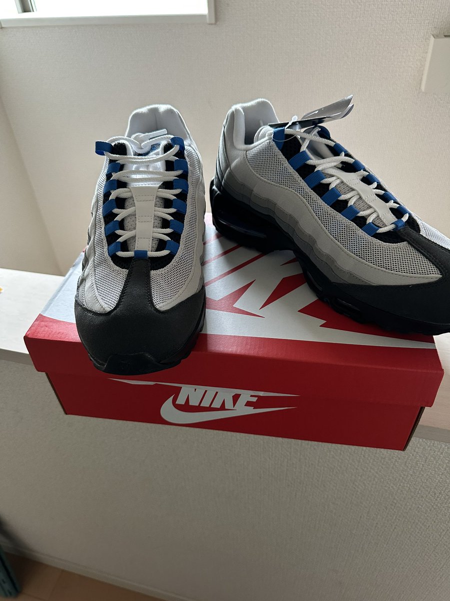 yorotakenta's tweet photo. エアマックス95ブルースパーク
長野から帰ってきたら届いてましたー!
今年でエアマックス95 30周年という事で、あと2足狙ってます!
当たりますよーに!!#エアマックス95
#BlueSpark https://t.co/ofHc2FnWs4