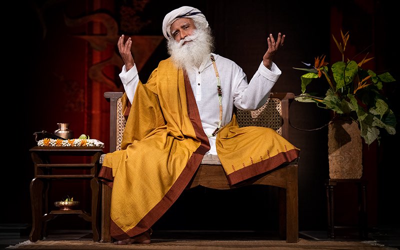 theyogplay's tweet photo. One of my Art of Living friend asked me..
Sri Sri said filthy things about Sadhguru. You might be in pain. Why are you not Raging against Sri Sri Ravishankarji??

Me -
I am Practicing Shambhavi Mahamudraa from last 6+ years😊🧘‍♀️. https://t.co/7K5usXCcA5