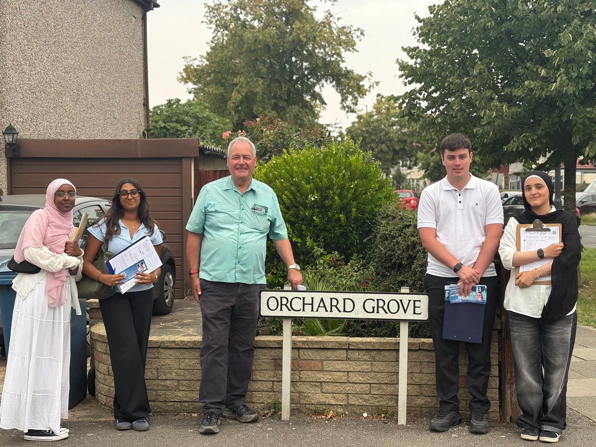 Bob Blackman (@bobblackman) on Twitter photo Week 2 day 3 for my work experience team as we surveyed #Stanmore #Centenary #KentonEast #HarrowWeald #Edgware wards. Thanks to councillors <a href="/ChetnaHalai/">Chetna Halai</a> <a href="/GovindBharadia/">Govind Bharadia</a> <a href="/TeliYogesh/">Cllr. Yogesh Teli</a> #DavidAshton &activist <a href="/paresh4change/">Paresh Chudasama</a> for helping <a href="/Conservatives/">Conservatives</a> <a href="/HAConservatives/">Harrow Council Conservatives</a> <a href="/HEConservatives/">HEConservatives</a> Week 2 day 3 for my work experience team as we surveyed #Stanmore #Centenary #KentonEast #HarrowWeald #Edgware wards. Thanks to councillors <a href="/ChetnaHalai/">Chetna Halai</a> <a href="/GovindBharadia/">Govind Bharadia</a> <a href="/TeliYogesh/">Cllr. Yogesh Teli</a> #DavidAshton &activist <a href="/paresh4change/">Paresh Chudasama</a> for helping <a href="/Conservatives/">Conservatives</a> <a href="/HAConservatives/">Harrow Council Conservatives</a> <a href="/HEConservatives/">HEConservatives</a>