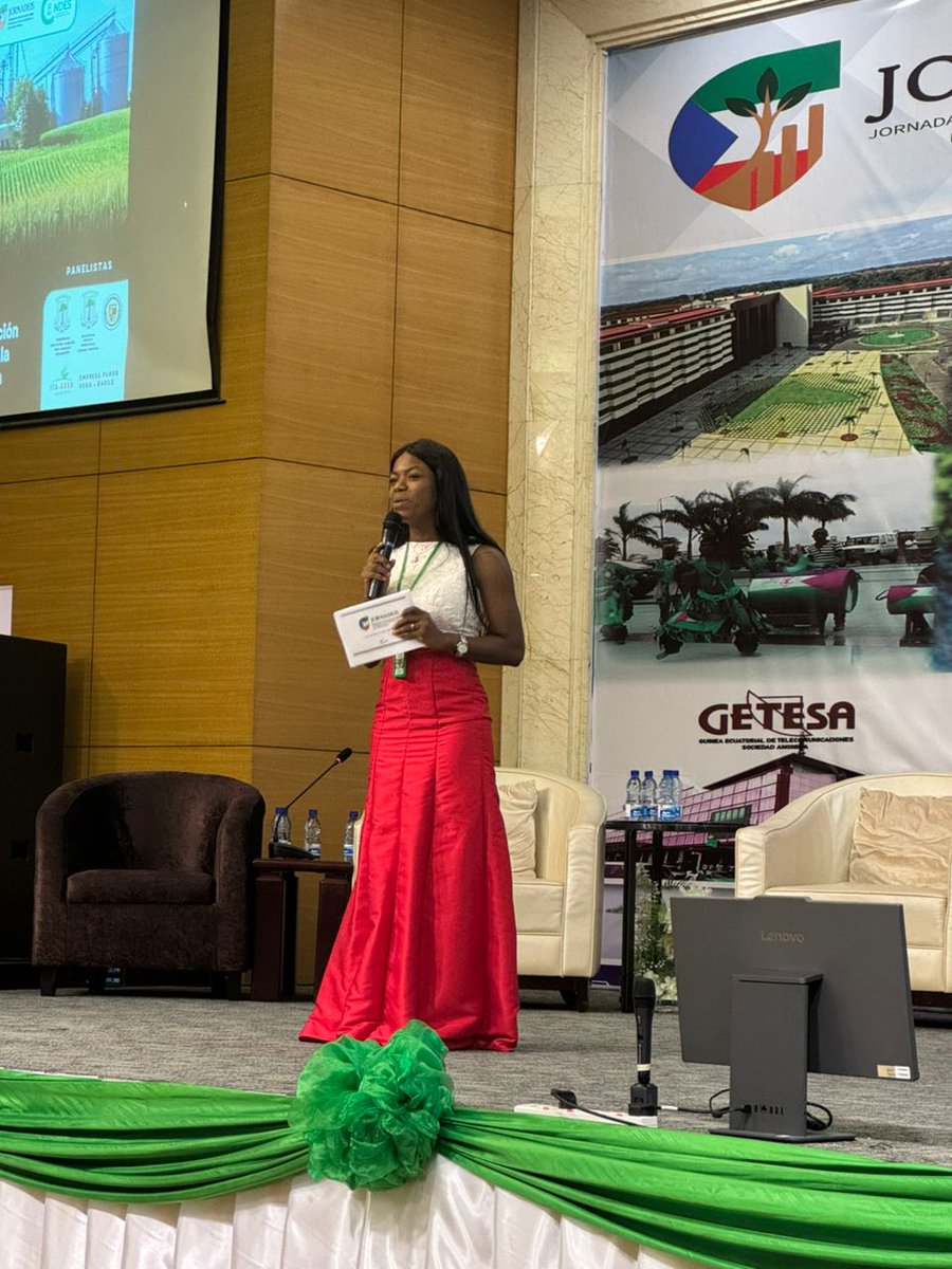 Gracias <a href="/cndesge/">CNDESGE</a> y a su equipo por la confianza en mi como Maestra de Ceremonias de la 1ª #JORNADEIS y Moderadora del Panel sobre la cadena de valor #agropecuario

Casi 300 profesionales de Órganos Constitucionales, <a href="/cndesge/">CNDESGE</a>, Gobierno, <a href="/ONUGuineaEcua/">ONU Guinea Ecuatorial</a>, embajadas, jóvenes,etc