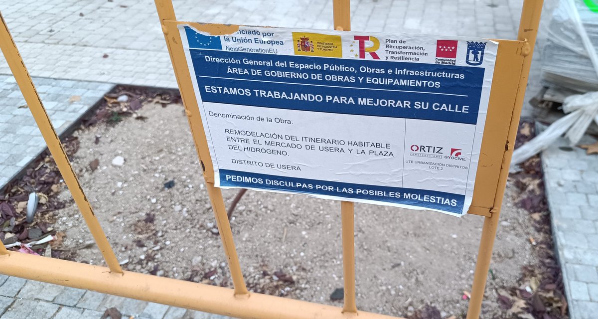 🚧10 millones de euros.
Meses de obras entre Marcelo Usera y Dolores Barranco.

¿El resultado? Desesperación vecinal, comercios afectados y una ejecución chapucera.
En este hilo te contamos lo que hemos visto con nuestras vecinas 👇