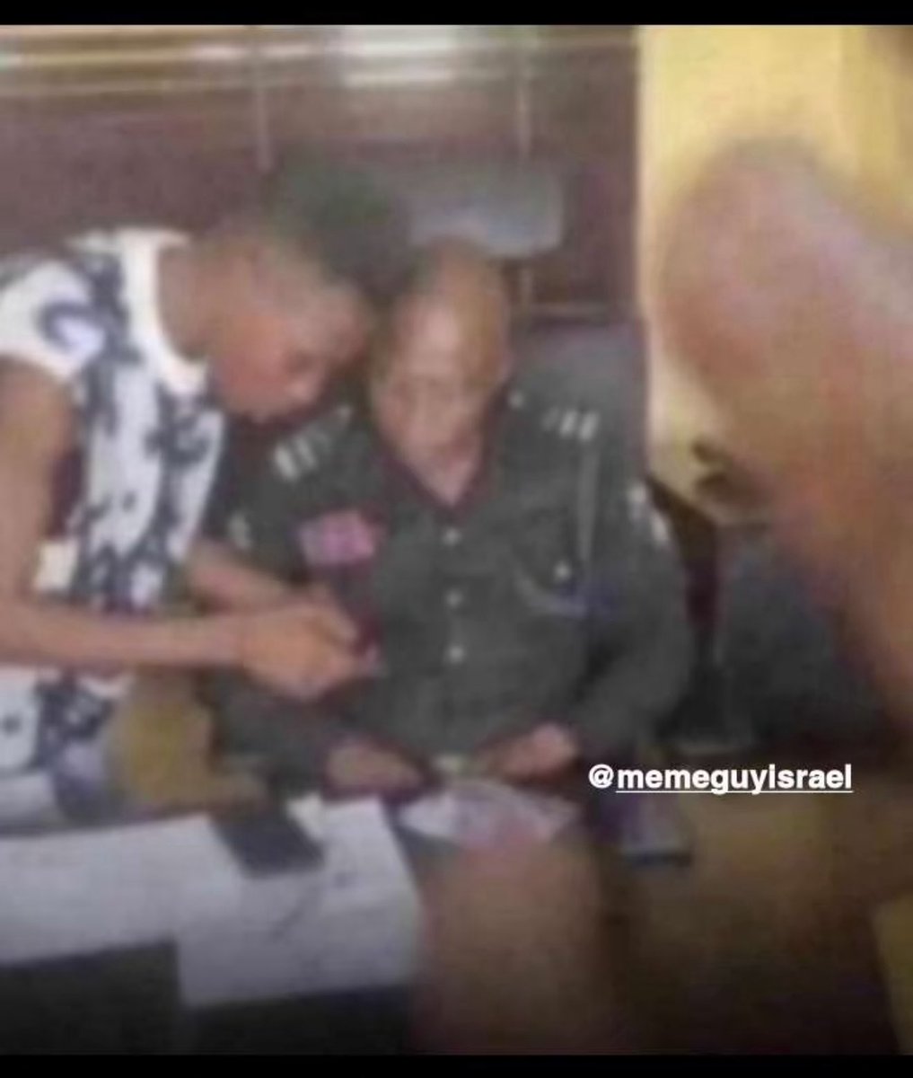 Mattegzynoni's tweet photo. @DEJboi @MrMekzy_ Why you put allegedly😒😒 https://t.co/iRMsb7JgM1