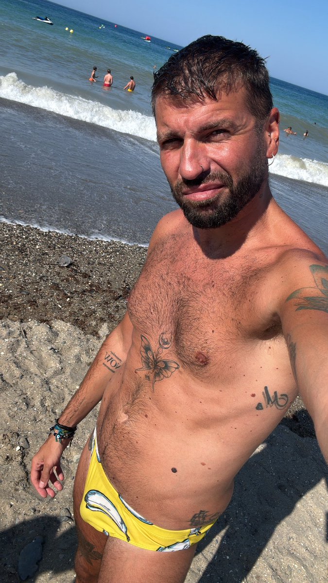 🍌🍌🏝️🏝️