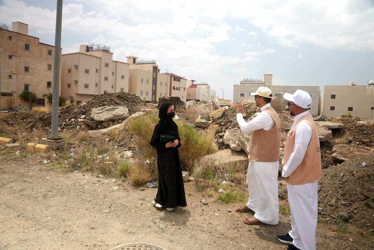 اثناء جولتنا الرقابية صباح اليوم برفقة عدد من أبنائنا وبناتنا طلاب الجامعات المتدربين في اعمال الرقابة وقفنا على مواقع في مسارات الحفريات والنظافة ورمي مخلفات البناء. 

تجاوز عدد زياراتنا الرقابية ١٧٠ الف زيارة في الربع الاول من ٢٠٢٥ مقارنة ب ٧٠ الف زيارة في الربع الاول من ٢٠٢٤