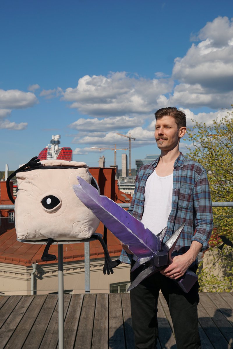 Stormteller_'s tweet photo. This is Martin Storm, game director at Stormteller and of Lost In Random: The Eternal Die.
*Your favorite part about working with LIRTED?*
I am very fond of the world and the vibe of it.
Do you have questions? Tell us in the comments! ⚔️🎲 #indiegames #gamedirector #indiegamedev https://t.co/SpUQiQ1tx1