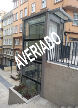 davoltasetriza's tweet photo. @ConcelloCoruna @lavozdegalicia @vocescoruna lleva así desde el lunes, es la nueva normalidad, @dinisss ¿algo que decir de esta chapuza, que desde que se inauguró lleva más tiempo parada que funcionando?. https://t.co/bFPWSR37MD