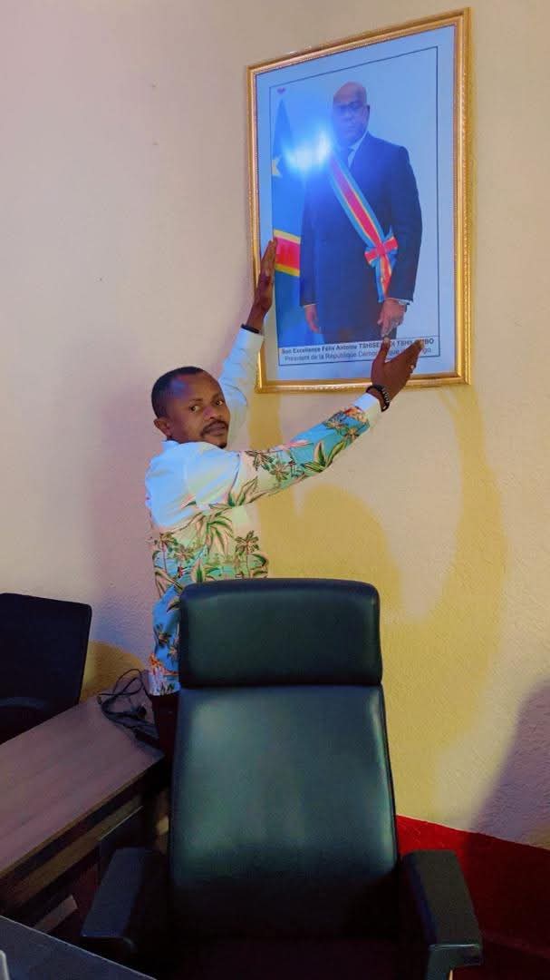 Yembaje's tweet photo. Aimons FATSHI béton sans les postes ministériels https://t.co/dgJC0gbNHM
